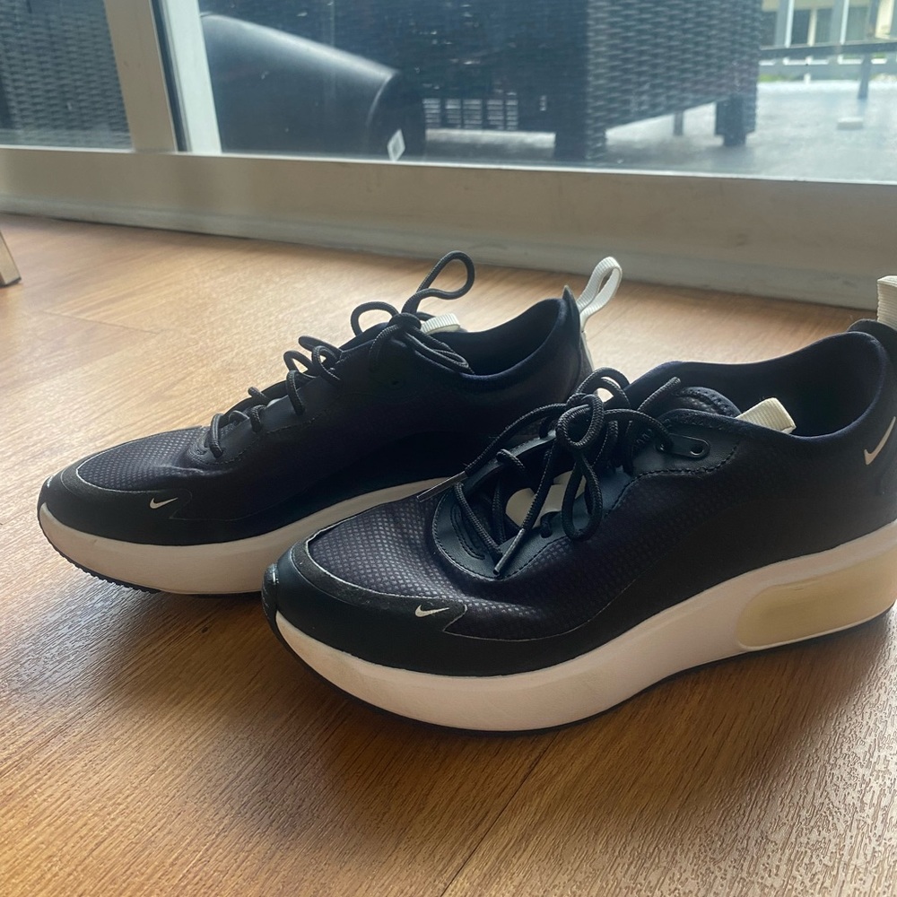Simple Black GYM shoes from NIKE